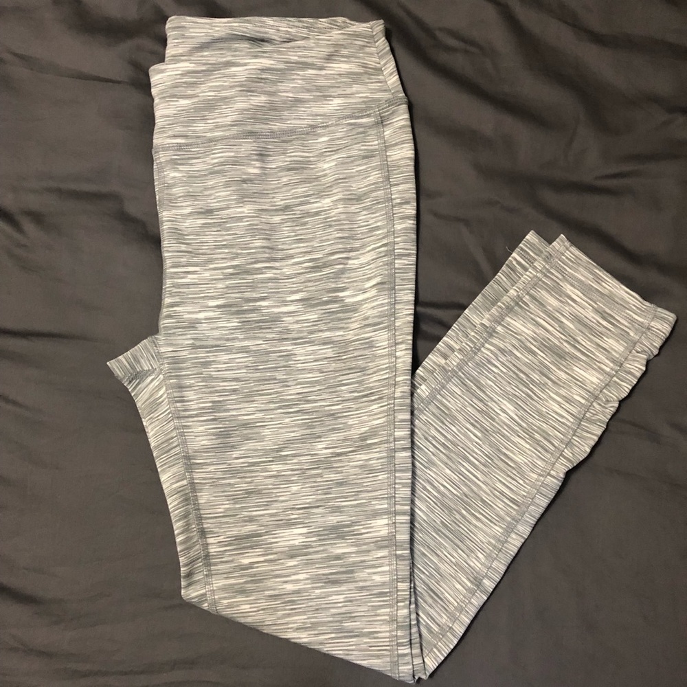 NWOT Chico’s Zenergy 7/8 Tights